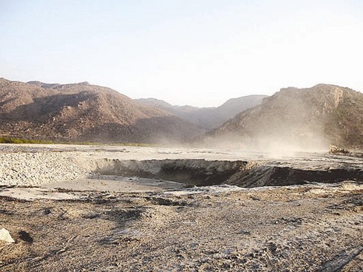 Bãi xỉ than do nhà máy nhiệt điện thải ra gây ô nhiễm môi trường Bãi xỉ than do nhà máy nhiệt điện thải ra gây ô nhiễm môi trường