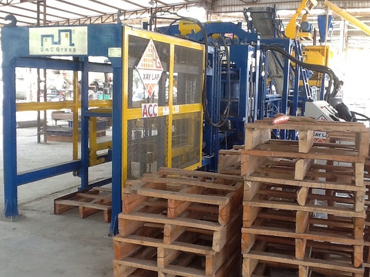 Dây chuyền sản xuất gạch không nung DmCline D8 tại Cty xây lắp An Giang Dây chuyền sản xuất gạch không nung DmCline D8 tại Cty xây lắp An Giang