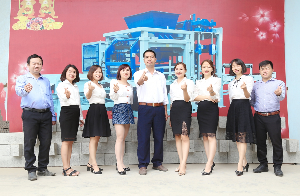 đội ngũ nhân viên kế toán và marketing