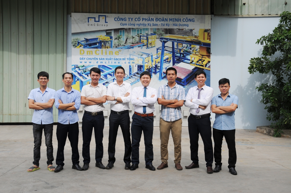đội ngũ kỹ thuật viên công ty DMC
