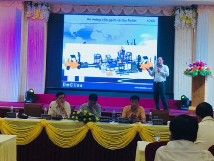 Hệ thống xếp gạch và thu pallet trong dây chuyền sản xuất gạch không nung DmCline được giới thiệu tại Hội thảo Hệ thống xếp gạch và thu pallet trong dây chuyền sản xuất gạch không nung DmCline được giới thiệu tại Hội thảo